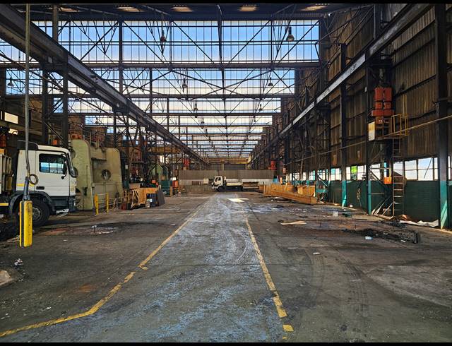 6,700M² FACTORY TO LET IN DUNCANVILLE